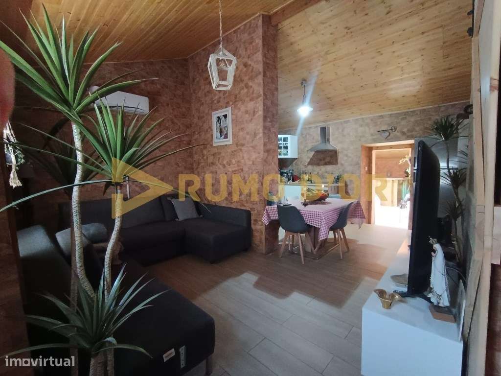 Moradia Exclusiva com Piscina Interior e Terraço - Conforto e Charm...-7