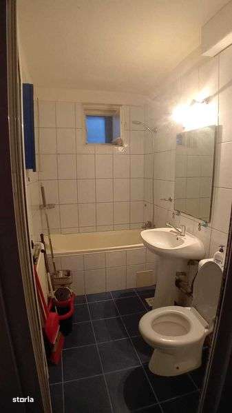 Apartament 3 camere, zona ultracentrala (la Cal), proprietar - Imagine principală: 5/8