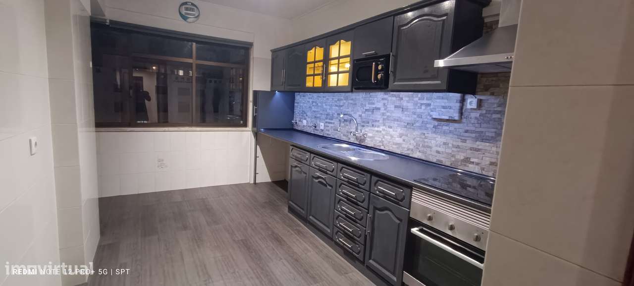 Apartamento  T2 moderno com varandas em Rio de Mouro(vista desafogada) - Grande imagem: 2/22