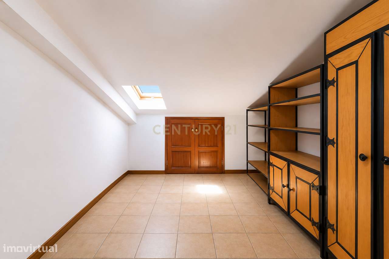 T5 ou T2+3 Duplex: Habitação Própria ou Investimento-12