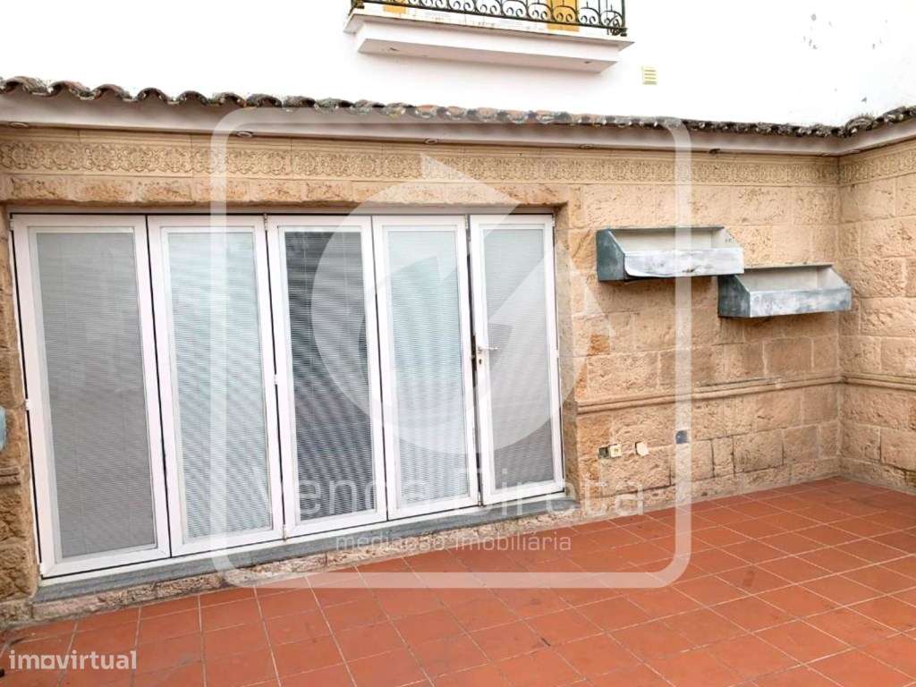 Moradia T4 com Pátio e Terraço no Centro Histórico de Évora - IMÓVE...-15