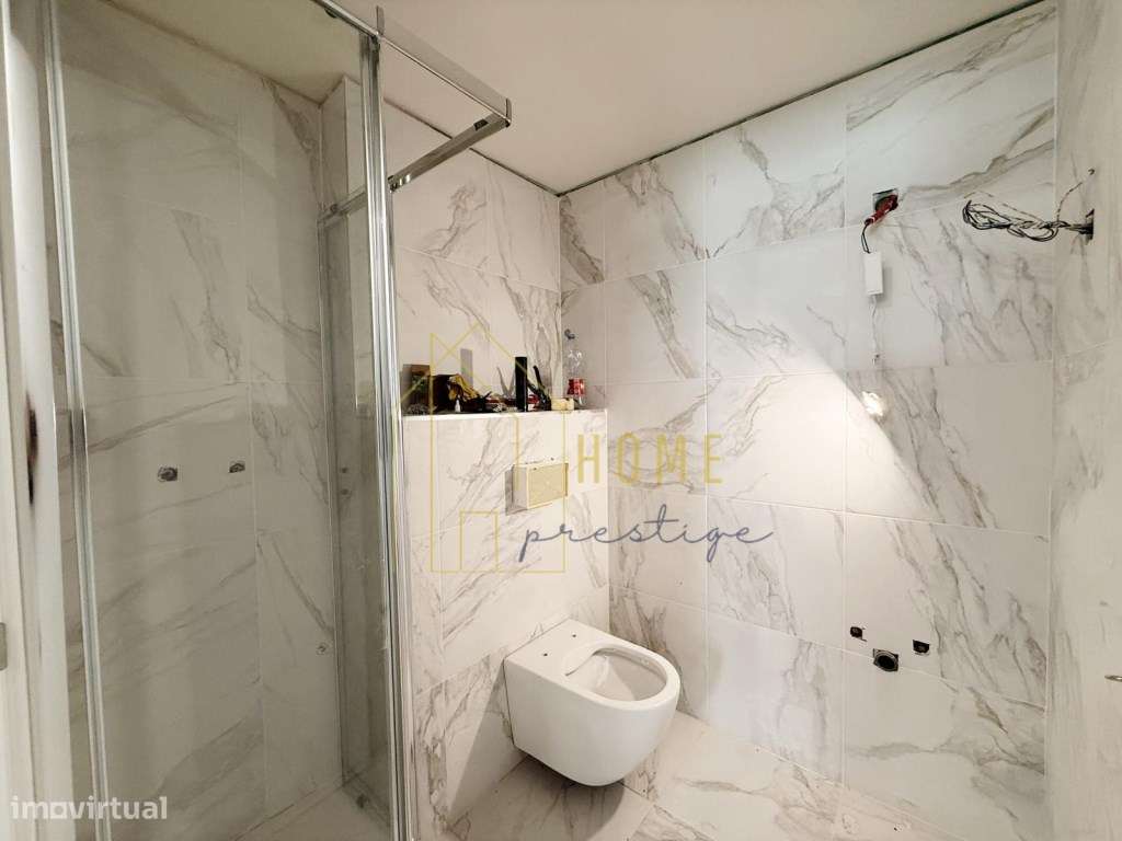 T3 Moderno e Luminoso no Laranjeiro com 4 Varandas-7