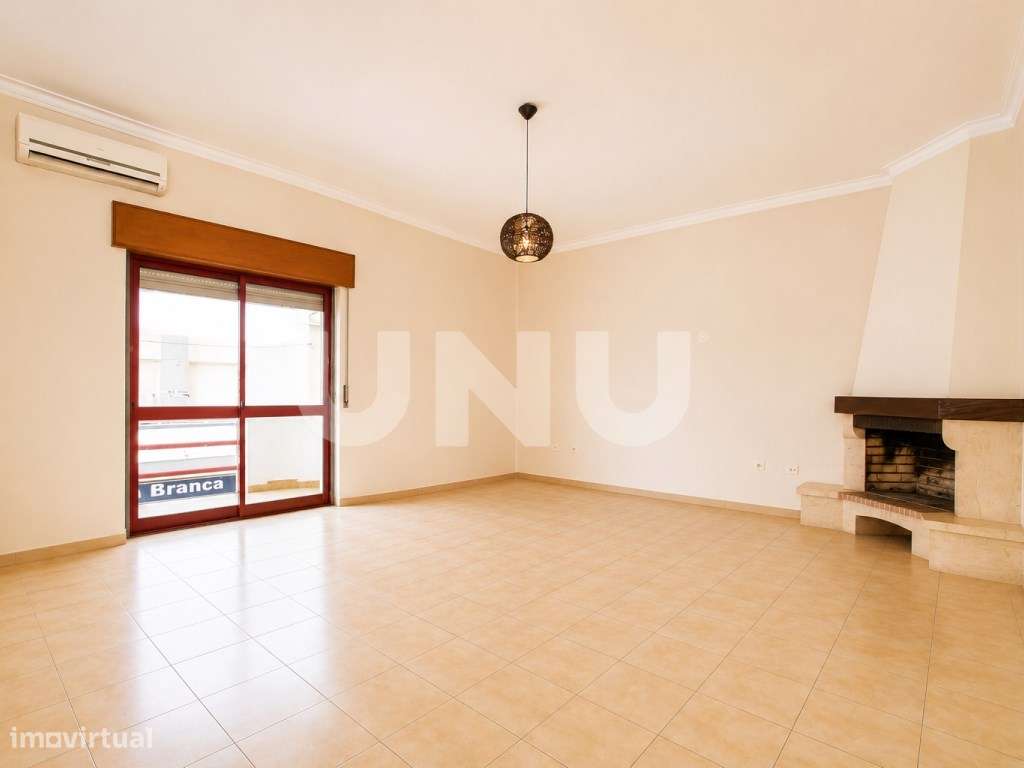 Apartamento T3, com terraço e lugar de estacionamento, no centro da...-4