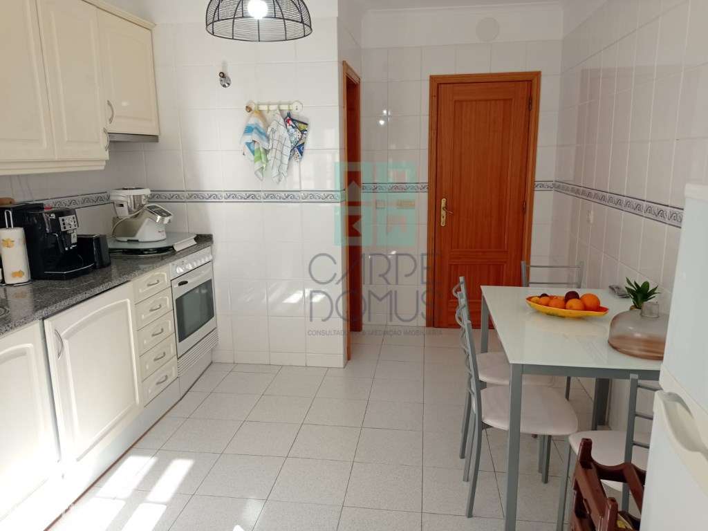 Apartamento T2, com arrecadação - Jardim da Radial - Ramada, Odivelas-8