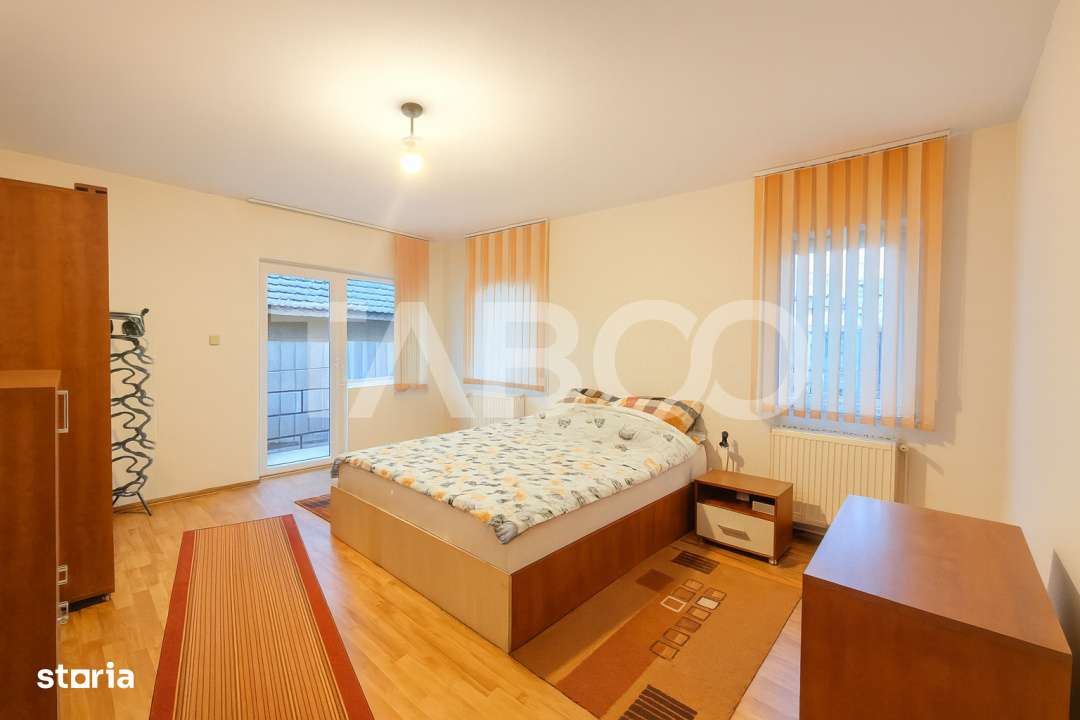 Apartament decomandat de vanzare 3 camere balcon parcare si curte - Imagine principală: 2/13