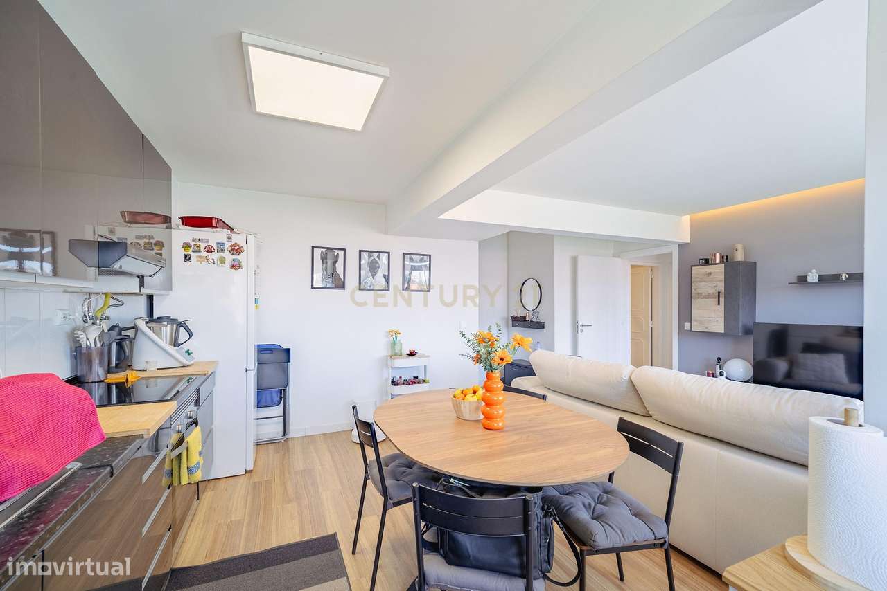 T2 Totalmente Renovado - Damaia-7