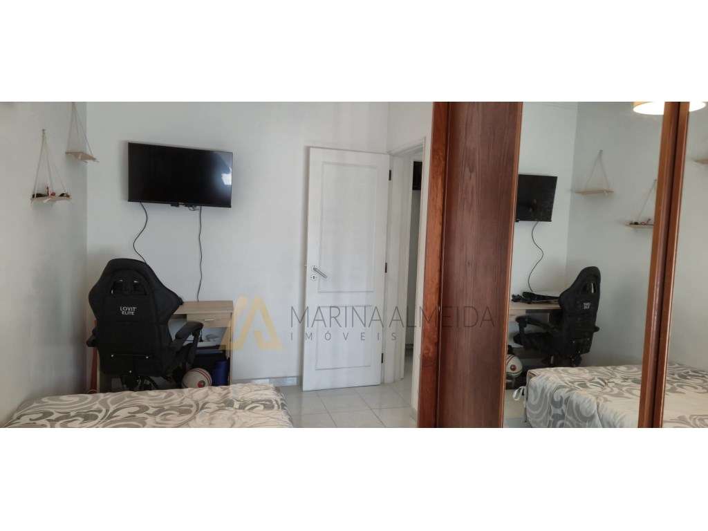 Apartamento t3 transformado em t2 com 2 varandas e arrecadação no c...-11