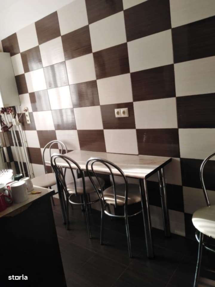 Apartament 2 camere, zona Casa Armatei - locuibil, pret decent! - Imagine principală: 2/6