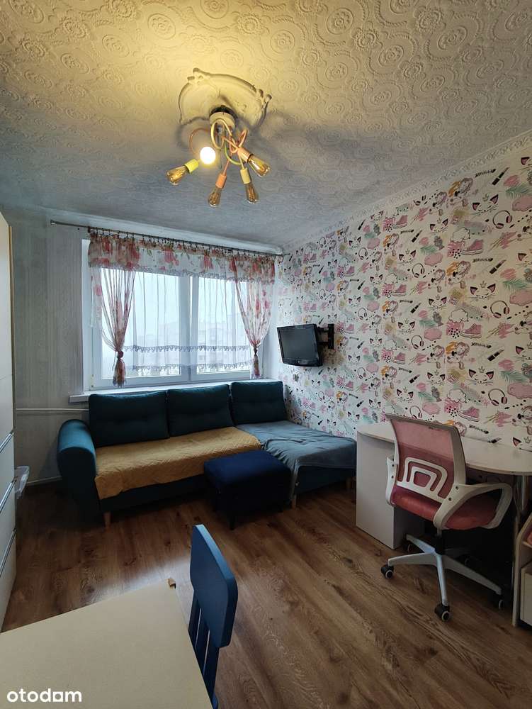 3 pokoje, osobno WC, kuchnia z oknem-11