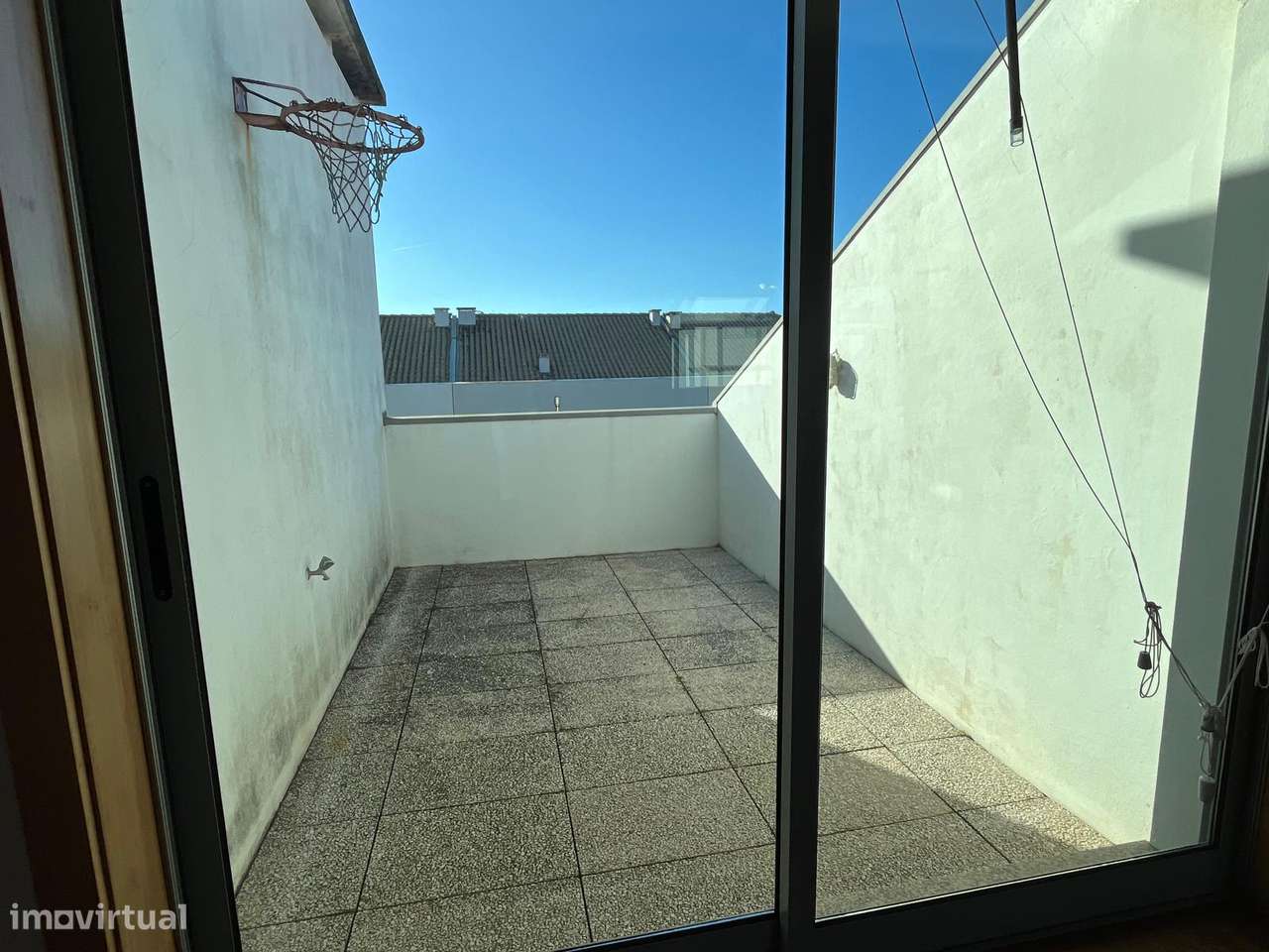 Geminada com piscina, garagem e terraço em Canidelo-44