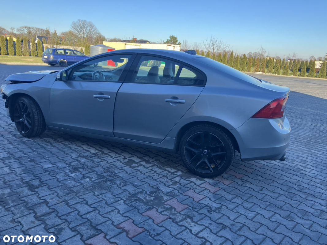 Volvo S60 T5 Geartronic RDesign - 8