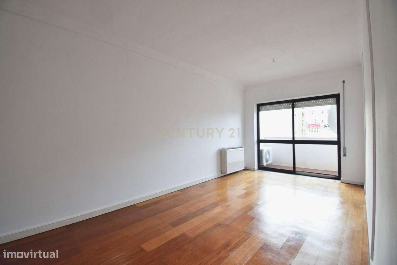 Arrenda-se T2 com varanda em Coimbra - Grande imagem: 4/16