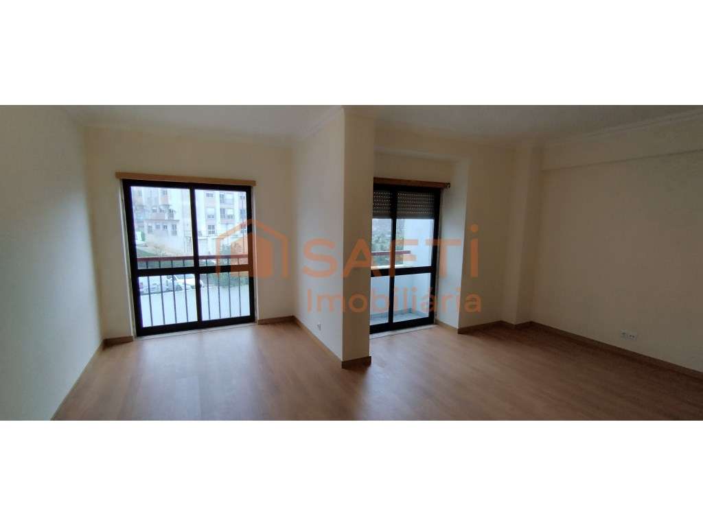 Apartamento T3 em Rio de Mouro - Grande imagem: 4/23