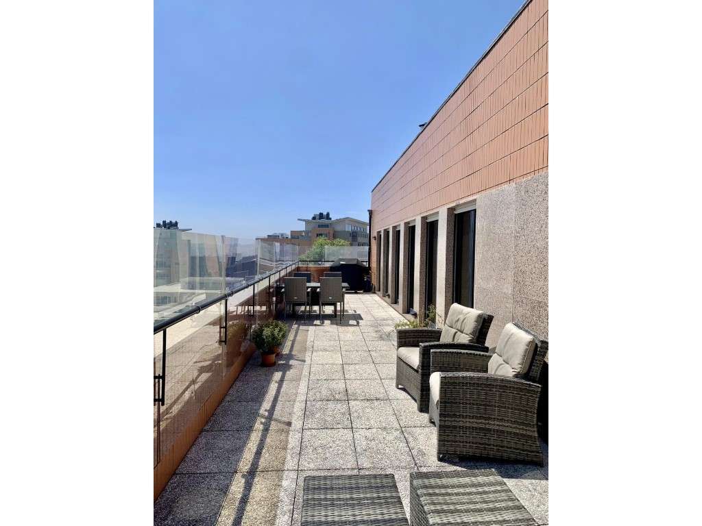 T4+1 recuado - c/ terraço - Boavista / Pinheiro Manso - Grande imagem: 3/24