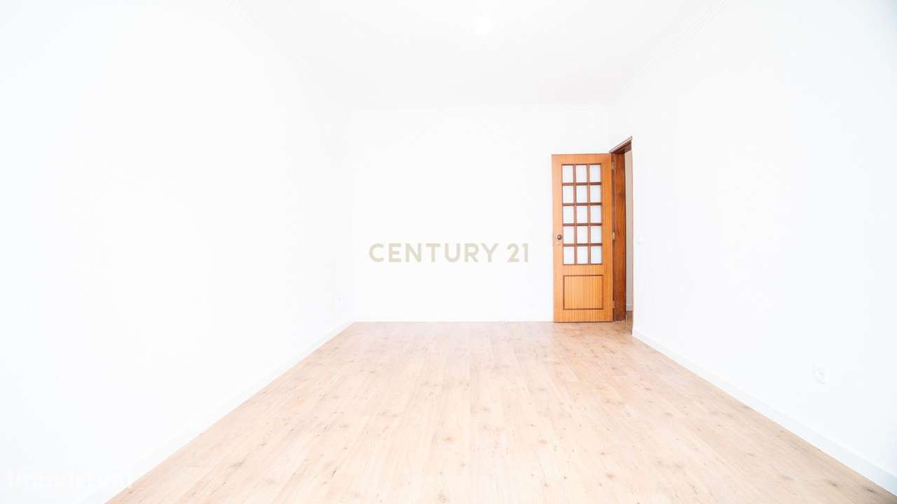 Apartamento T2 para arrendar no Arneiro – Rua de São Bento - Grande imagem: 4/35