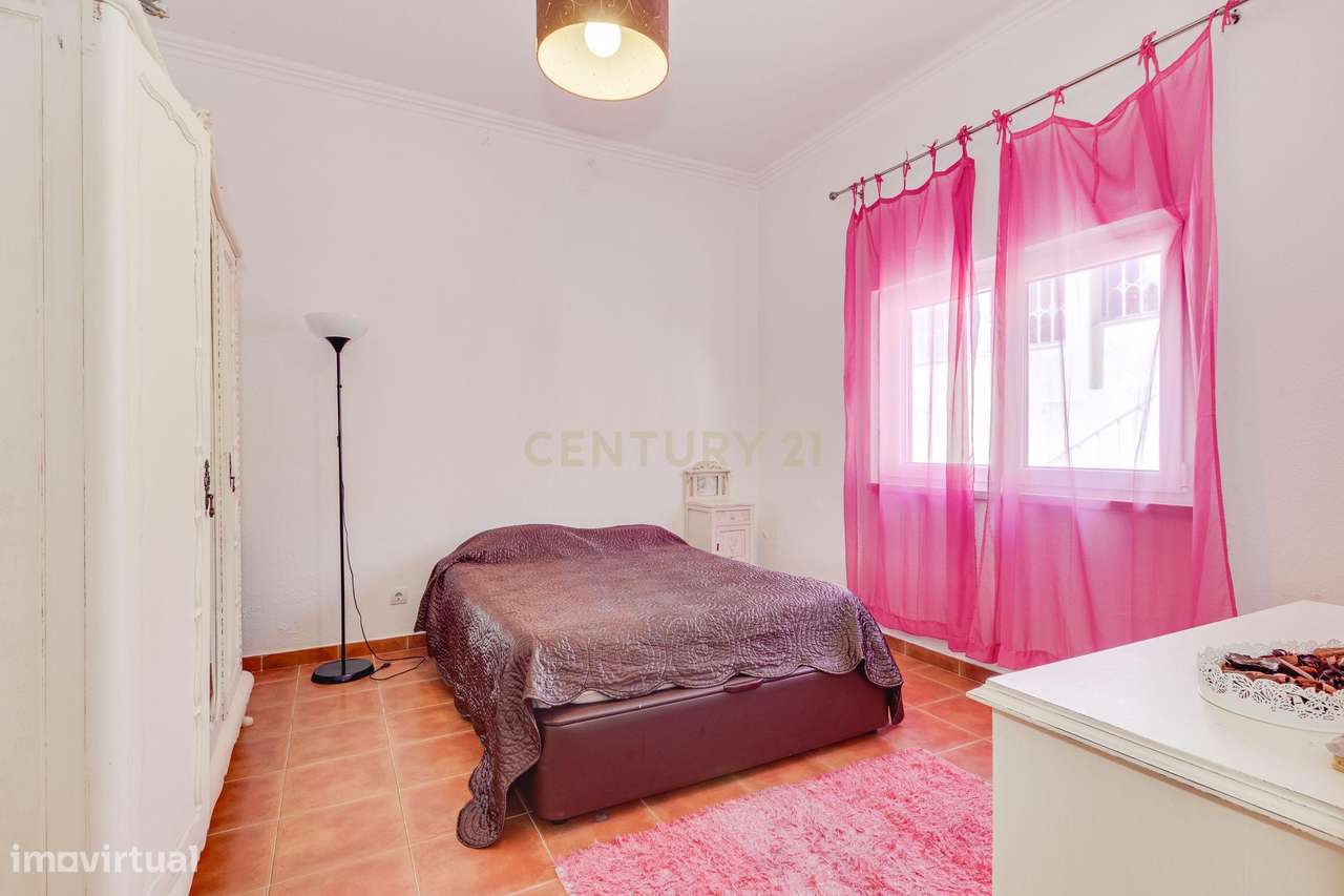 ✨ Moradia T6 com Grande Potencial em Porto Salvo | Terreno de 414.60 m - Grande imagem: 5/60