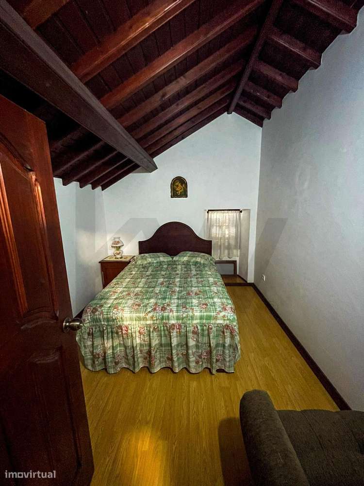 Moradia T3 + 2 Apartamentos T1+1-7