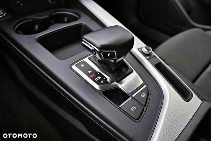 Audi A4 40 TDI S tronic - 29