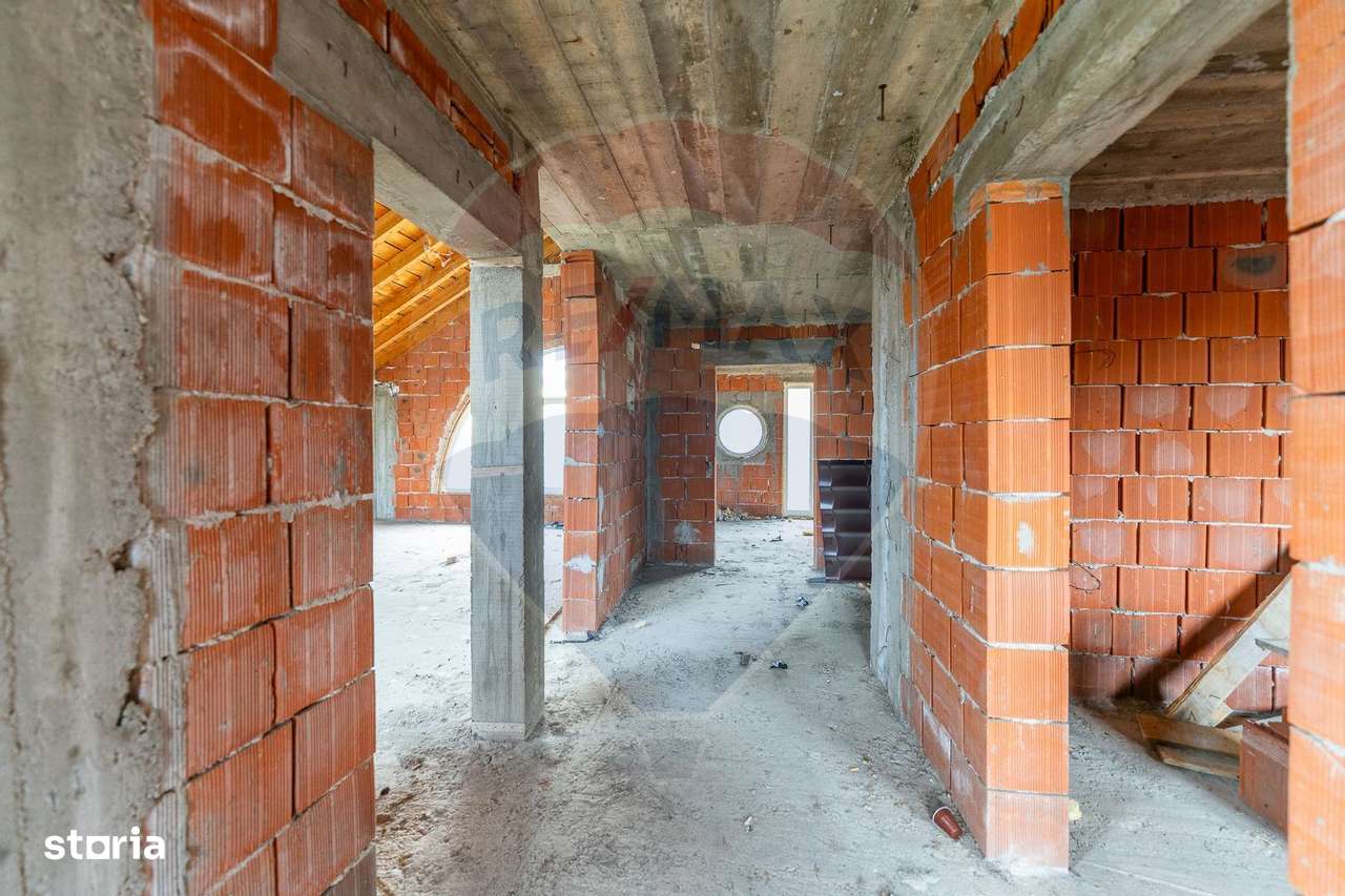 Vilă 4 camere si teren 4421mp de vanzare-5