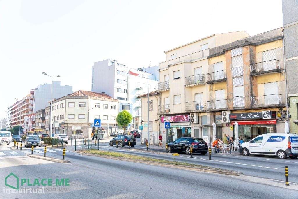 Espaço comercial com licença de comércio na Rua do Caires em Braga - Grande imagem: 1/21