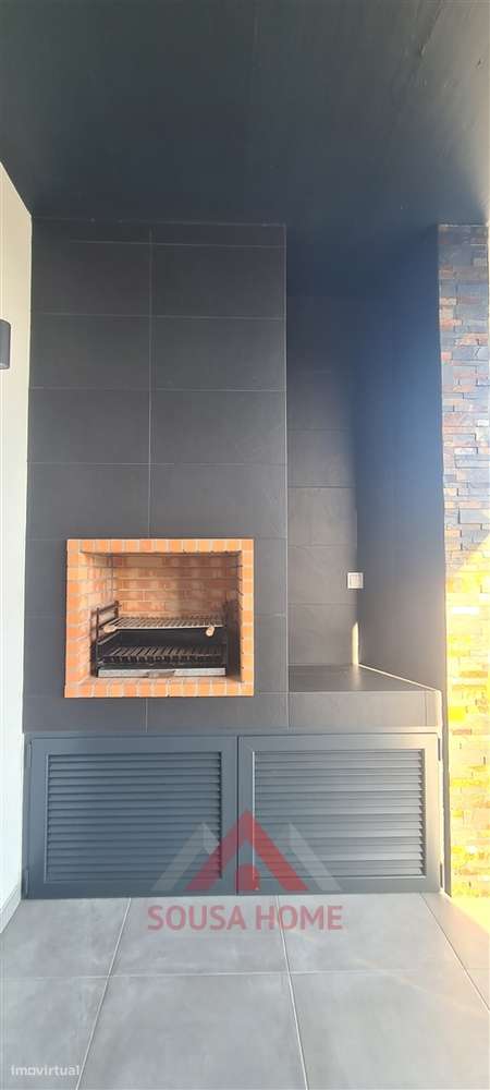 Apartamento T3 - Terraço c/ churrasqueira / Garagem-9