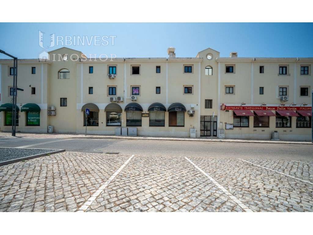 Apartamento T2 remodelado no centro de Vilamoura, Algarve - Grande imagem: 3/29