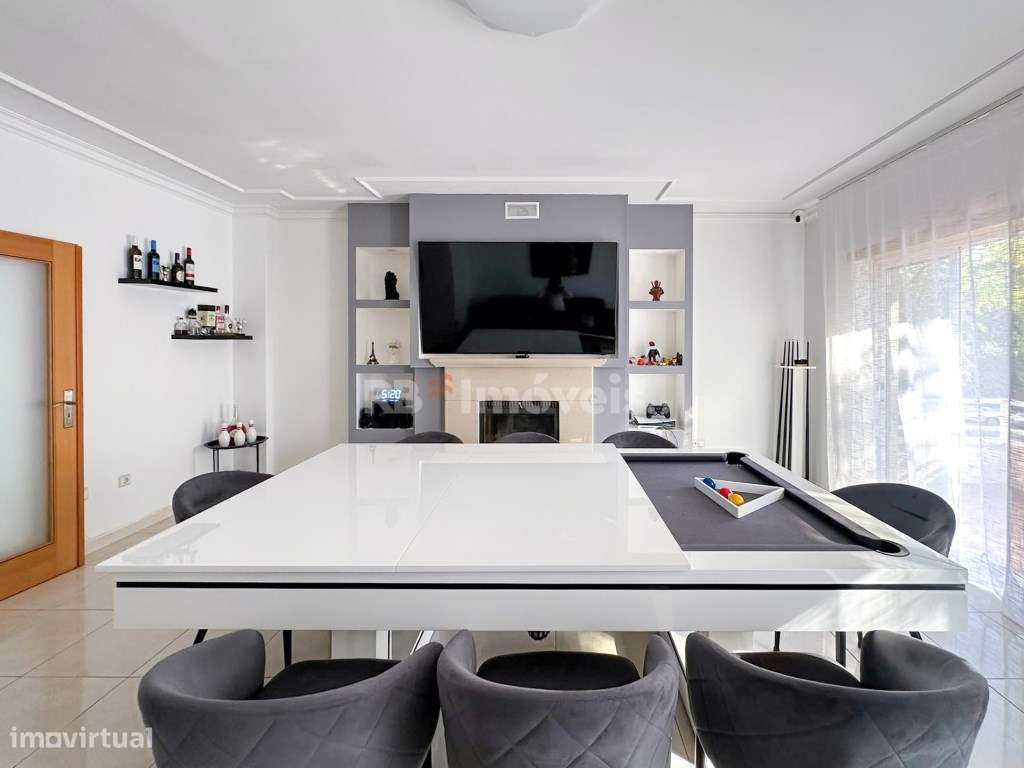 Apartamento T3 c/ Garagem, Sótão e 2 Varandas - Santarém-20