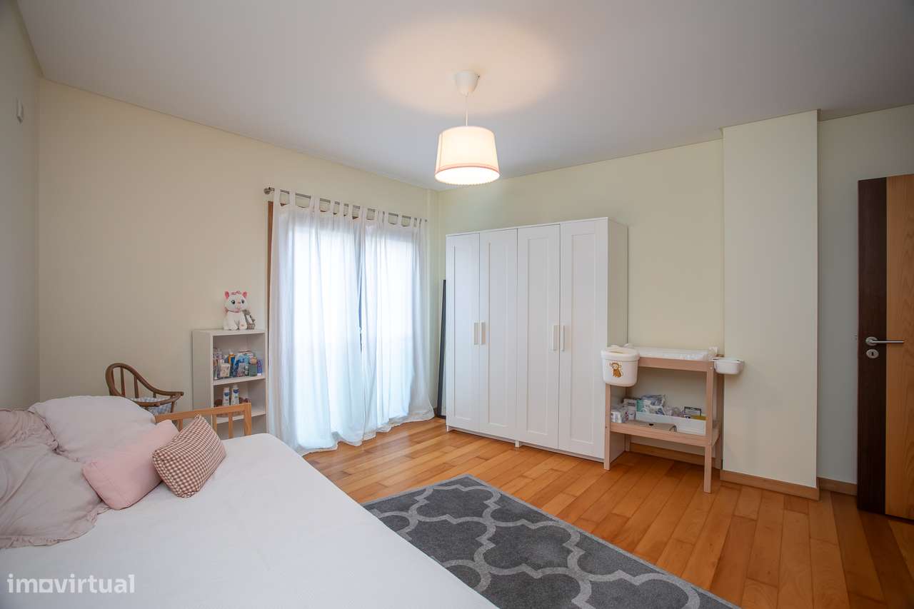 Apartamento T3 em Condomínio Privado – Abrunheira-12