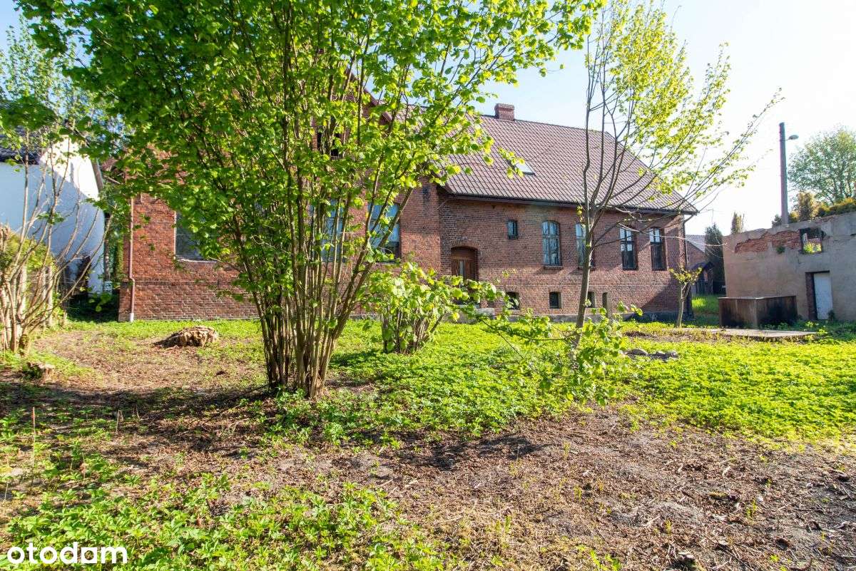 Duży klimatyczny dom z czerwonej cegły-6