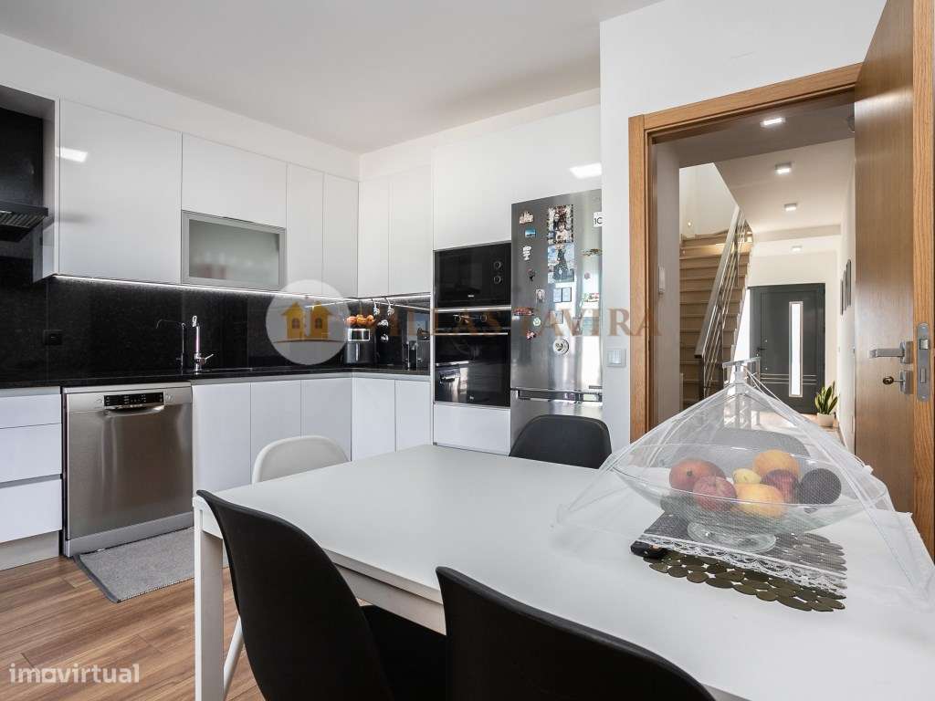 Moradia T3- Terraços- Garagem- Cave-1