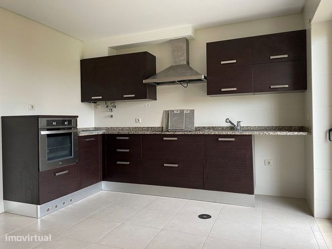 Apartamento T3 com garagem dupla – São Bernardo-3