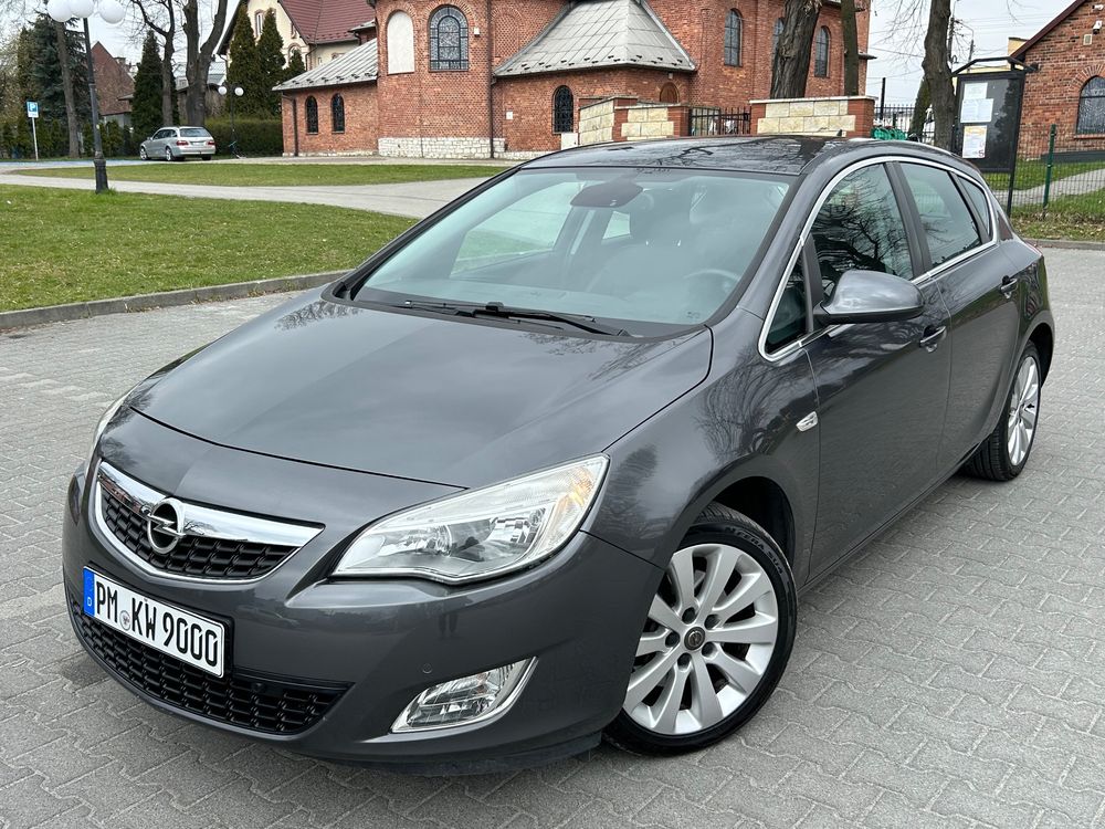 Opel Astra J 1.6 Turbo Cosmo 2010