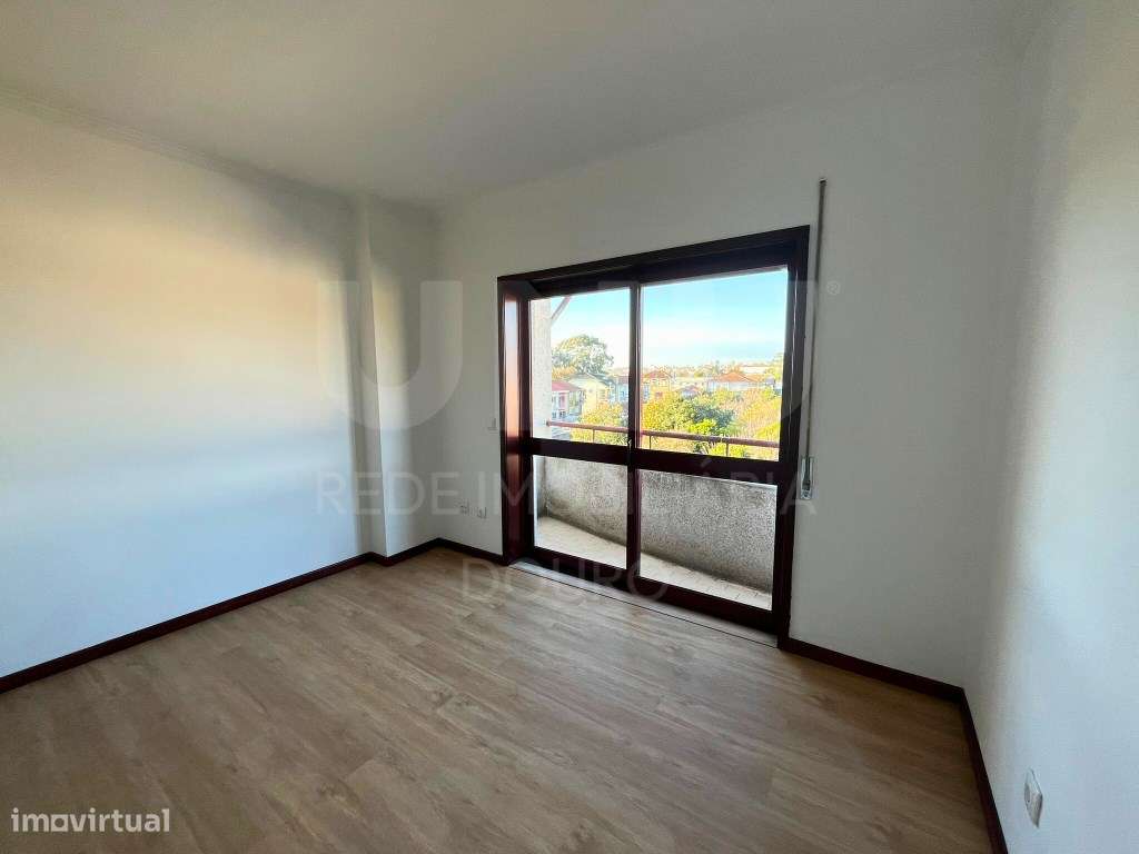 Apart. T2 Duplex Renovado | Oliveira do Douro, V.N. de Gaia-12