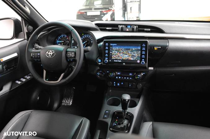 Toyota Hilux 2.8D 204CP 4x4 Double Cab AT Invincible - 9