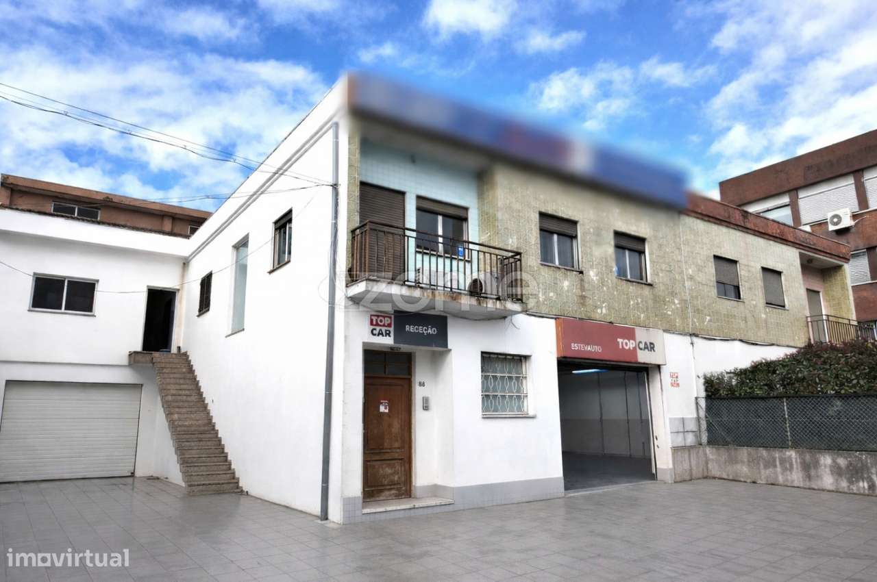 Propriedade de Grande Dimensão com Habitação e Área Industrial - Grande imagem: 2/27