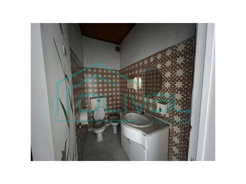 Vende-se loja centro de Vila Franca de Xira - Grande imagem: 2/10