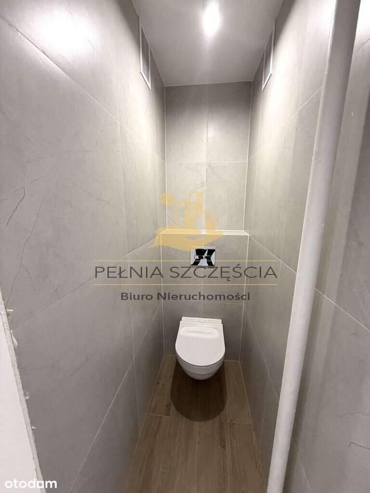 Topowa Lokalizacja ul. Komandorska 2 pok Piwnica-9