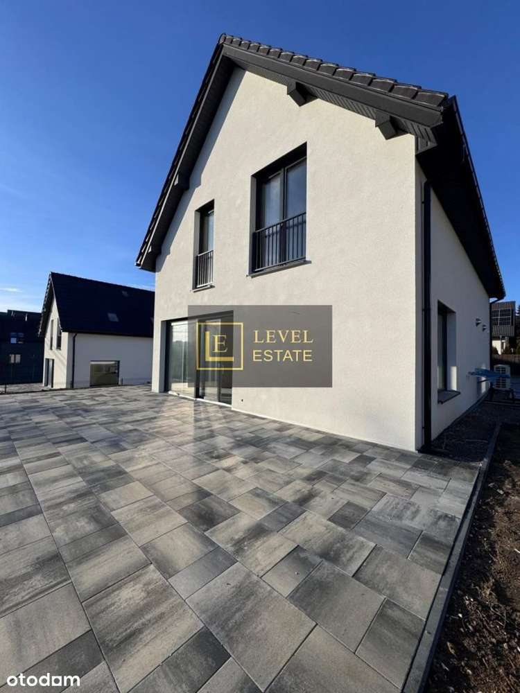 Wolnostjący, duży dom rodzinny. Spokojna okolica.-3