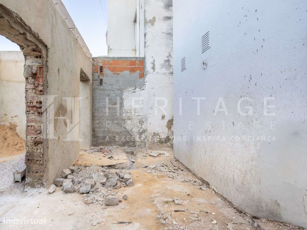 T1 totalmente remodelado com quintal e churrasqueira | Baixa da Ban...-14