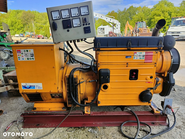 Inny Agregat STAMFORD UC.I224D15 35 kVa 4-cylindry Diesel Silnik HATZ 4M41 - 3