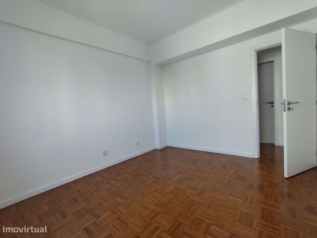 Apartamento T3 na Portela Totalmente Renovado-11