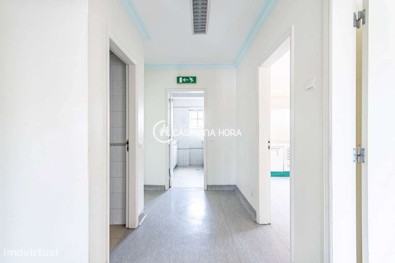 Andar de Moradia  convertida em clínica | Potencial para habitação ...-13