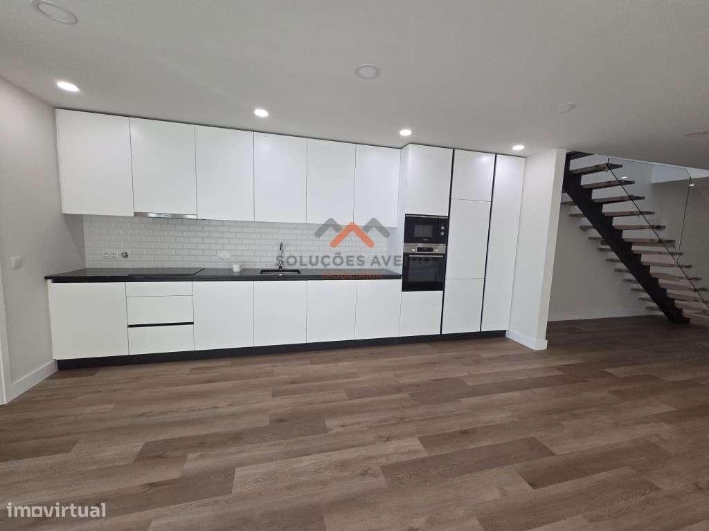 Moradia T4 a 1km das Glicinias!-34