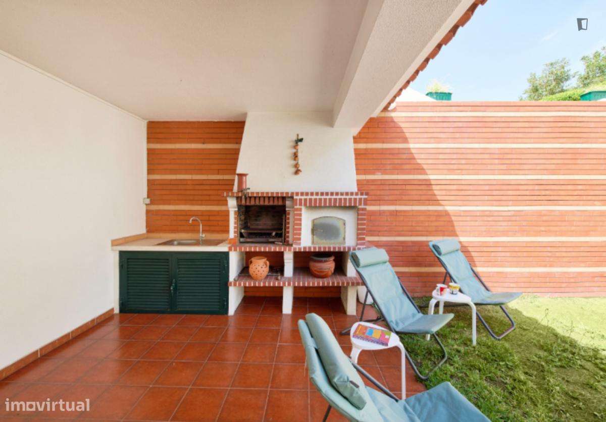 Quarto - localizado em Benfica Lisbon - Grande imagem: 5/8