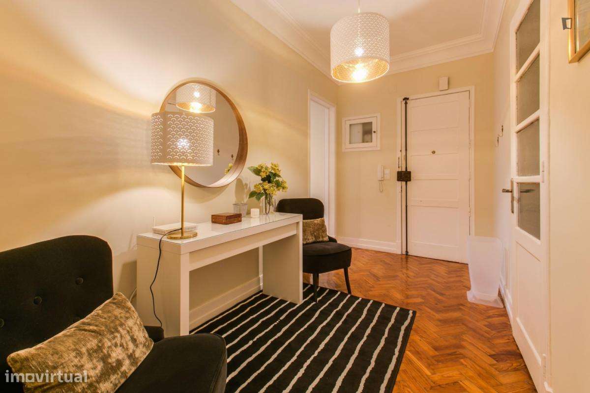 Quarto - localizado em Roma-Areeiro Lisbon - Grande imagem: 3/10