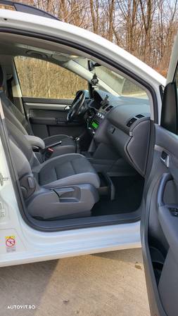 Volkswagen Touran 2.0 TDI Comfortline - 11