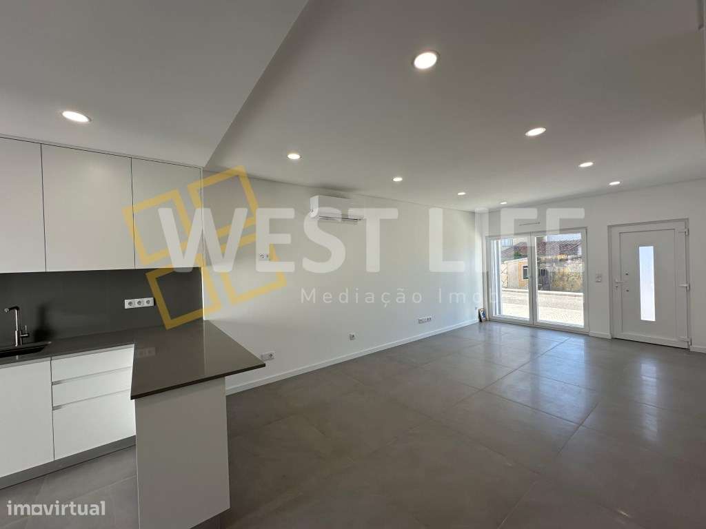 Moradia T3+1 NOVA, com SUITE, Terraço, excelente iluminação natural... - Grande imagem: 2/32