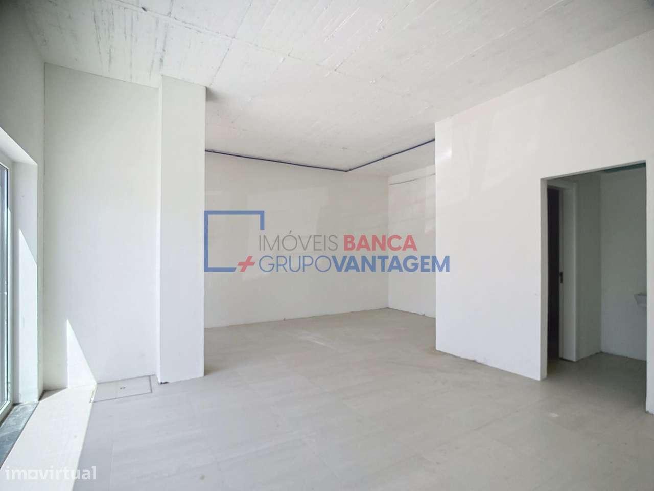 Loja para Venda em Santo Antão do Tojal  47,10 m² + Arrecadação - Grande imagem: 4/13