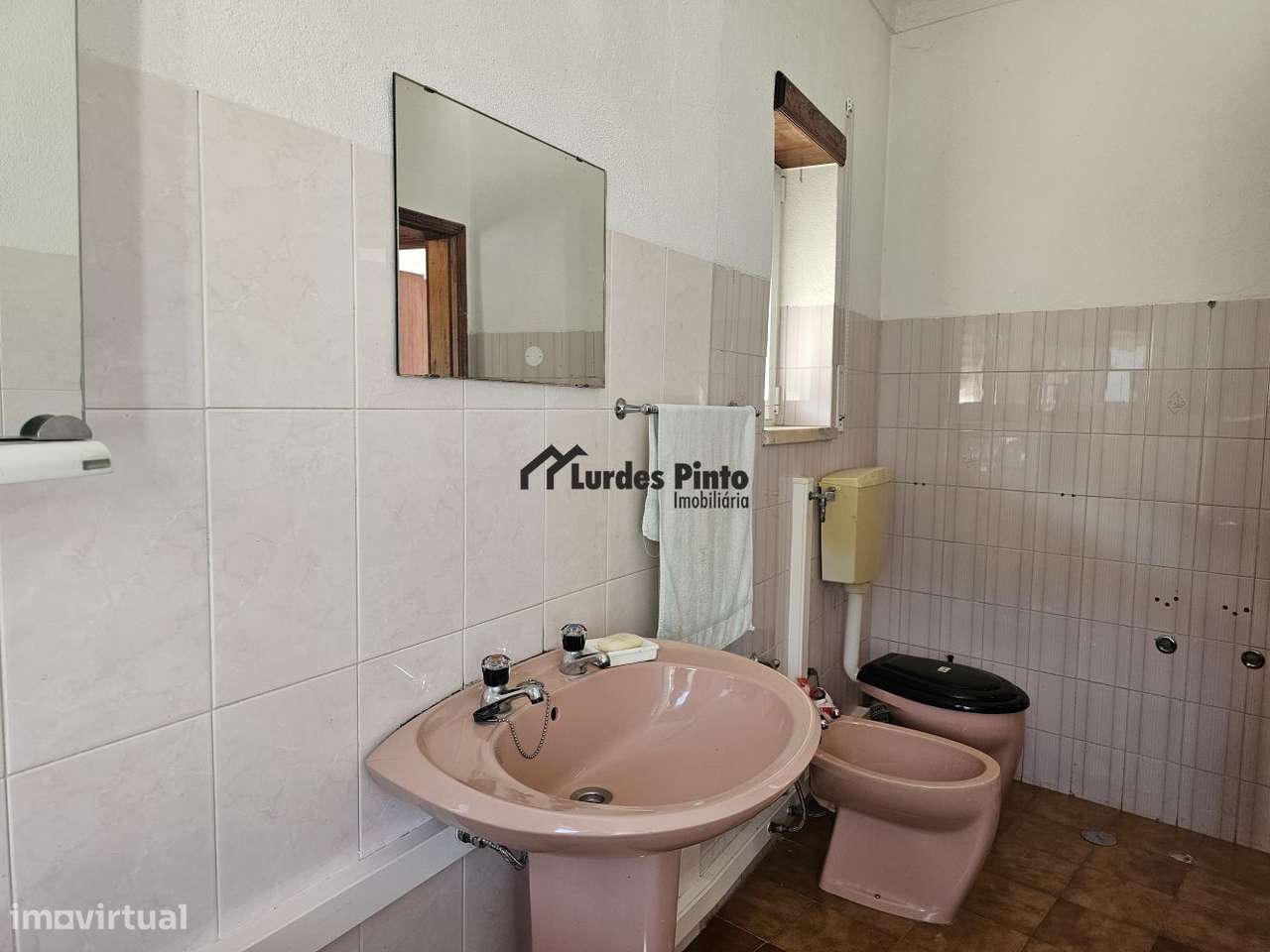 Duas moradias à beira da ribeira-15