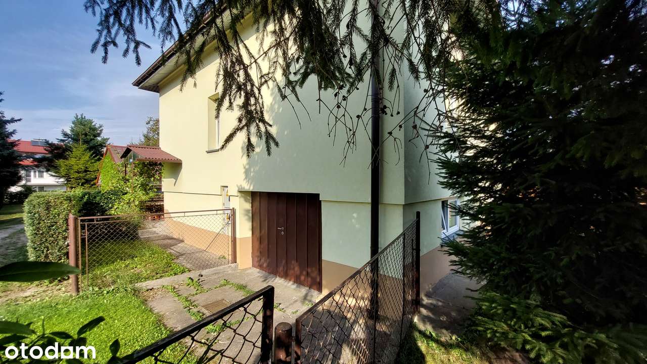 Dom z garażem, przy komunikacji miejskiej-0